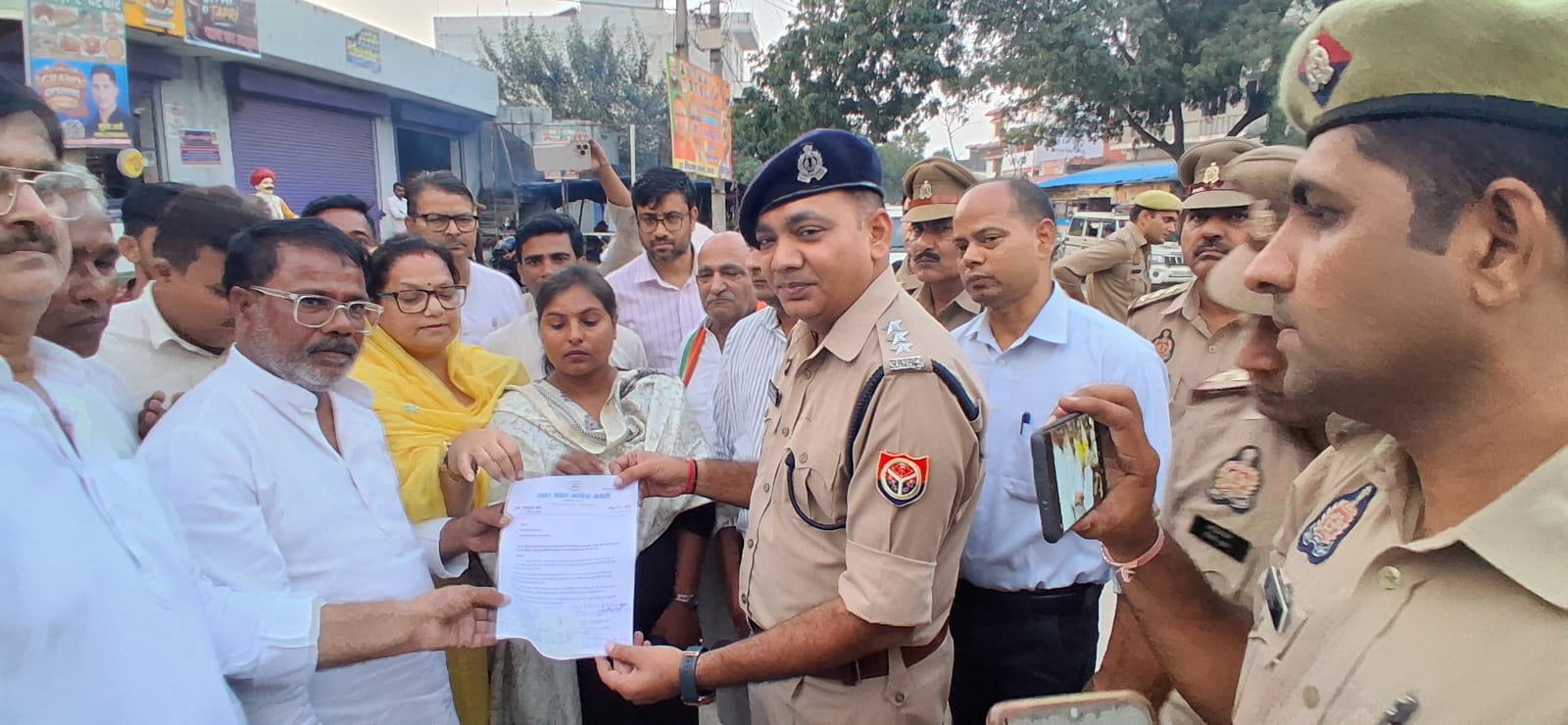 मुरादाबाद में पीड़ित परिवारों से मिलने जा रहे कांग्रेस नेताओं को पुलिस ने रोका